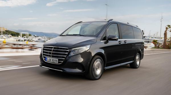 Das Topmodell "Exclusive" darf den Mercedes-Stern nun aufrecht auf der Haube tragen.