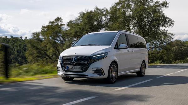 Zumindest bei den Dieseln können Kunden unter drei Karosserielängen (4,90, 5,14 und 5,37 Meter) wählen.