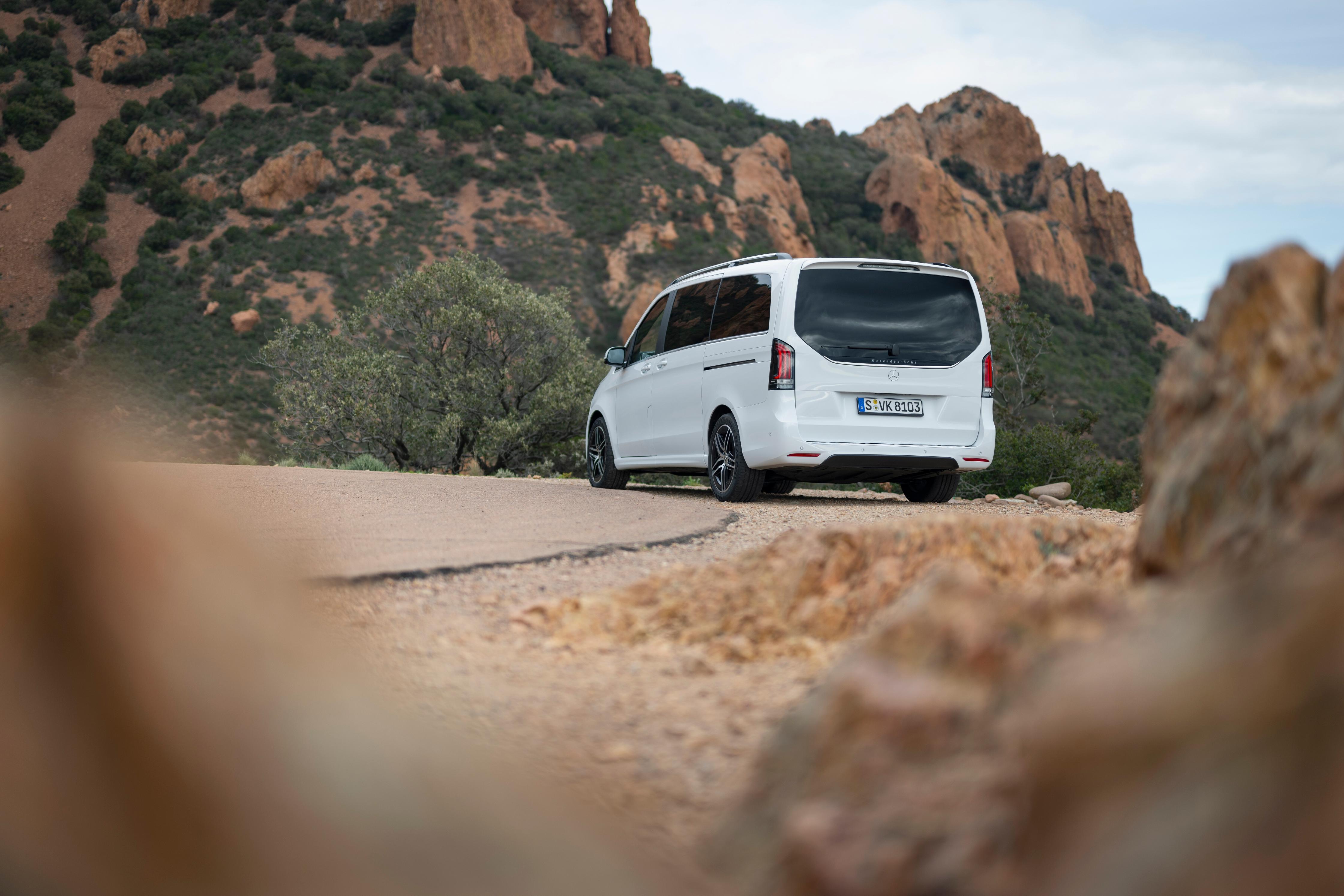 Im Laufe des Jahres addiert sich ein neuer, mildhybridisierter Benziner mit 170 kW/231 PS dazu.