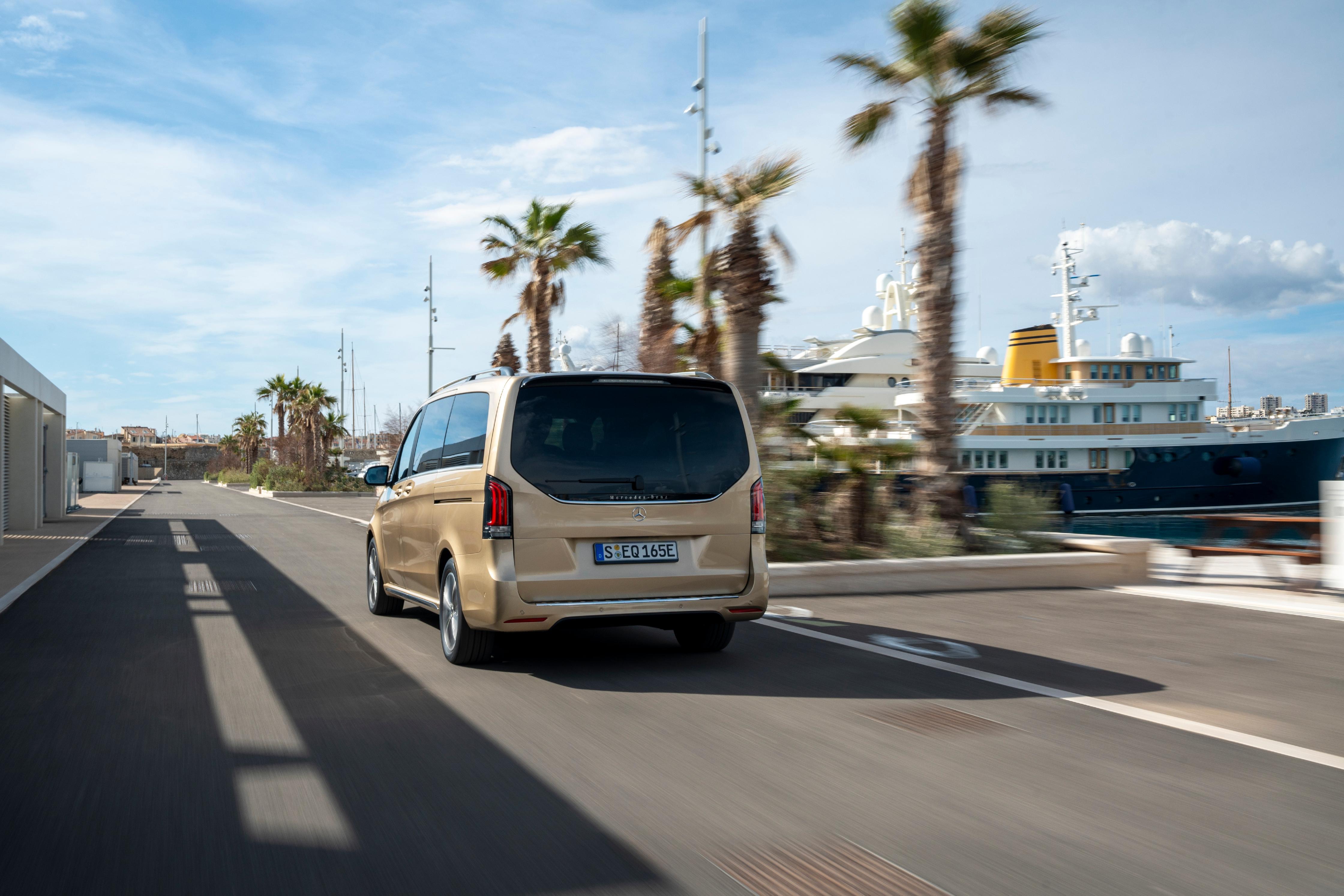 Er bleibt bei seiner bisherigen Spitzenleistung von 150 kW/204 PS, als Dauerleistung entwickelt er 70 kW/95 PS.