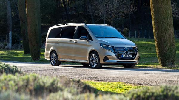 Folgt man dem WLTP-Standard, sind 247 respektive 365 Kilometer Reichweite möglich, in der Stadt sollen bis zu 400 Kilometer machbar sein.