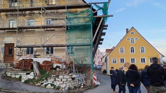 Der "Schandfleck" in Sulzbürg: Was wird aus dem alten Wirtshaus "Zum Hirschen"?