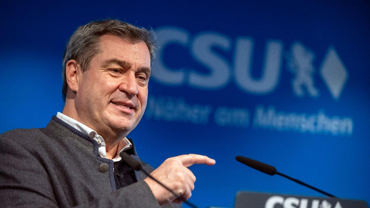 Markus Söder (CSU), Ministerpräsident von Bayern und Parteivorsitzender, nimmt an einer Pressekonferenz teil.