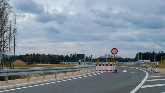 Gute Nachricht für LKW-Fahrer: Autobahn-Parkplatz bei Pilsach ist endlich fertig