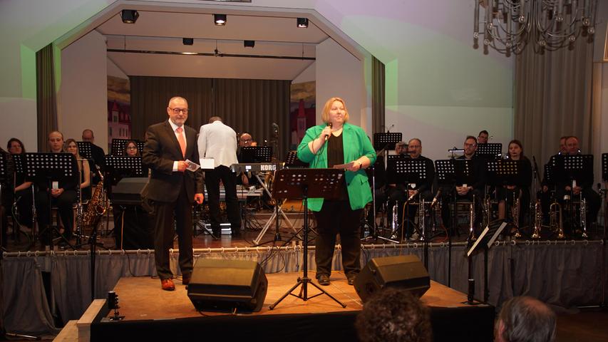 Das Moderatoren-Duo Waldi Müller und Maria Frieß führte durch den Abend.