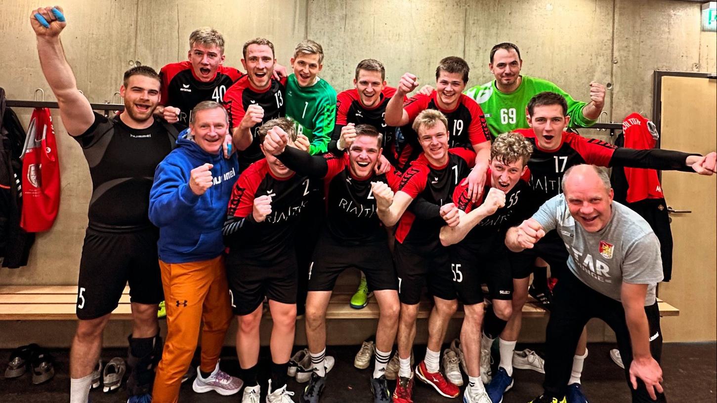 Der Jubel der Altdorfer Handball-Herrenmannschaft über die erreichte Aufstiegsrelegation war groß.