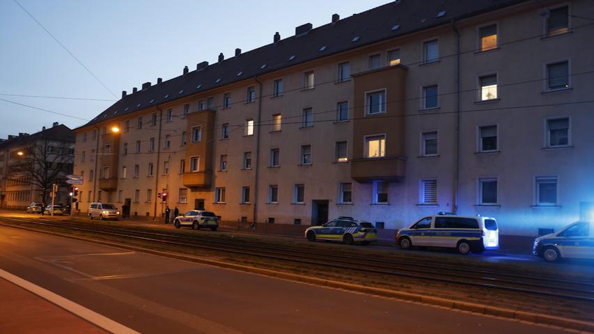 Die Polizeiinspektion Nürnberg-Süd führt nun die weiteren Ermittlungen wegen des Verdachts mehrerer Körperverletzungsdelikte.