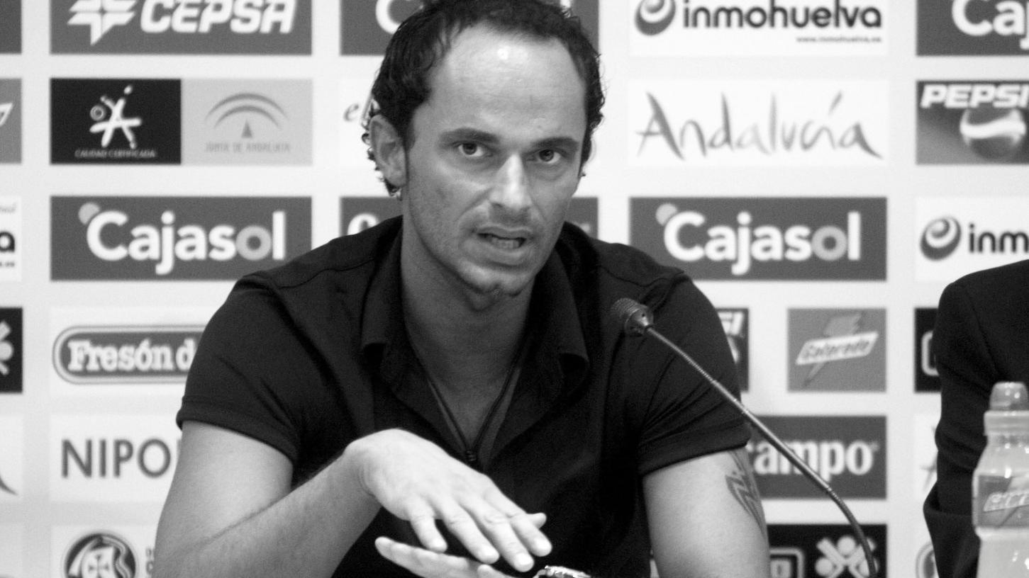 Ersen Martin, hier bei seiner Vorstellung beim spanischen Erstligisten Recreativo Huelva im Jahr 2007, ist tot. Ersen Martin, hier bei seiner Vorstellung beim spanischen Erstligisten Recreativo Huelva im Jahr 2007, ist tot.