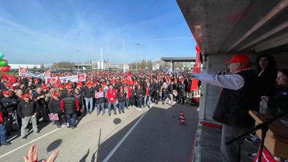 Proteste bei Bosch: 1700 Beschäftigte demonstrieren in Ansbach und Nürnberg gegen Stellenabbau