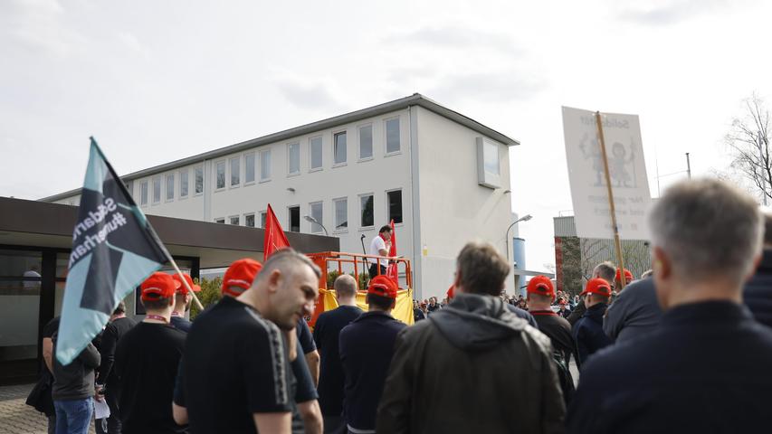 Nürnberger Bosch-Mitarbeiter beteiligen sich an Protesten gegen geplanten Stellenabbau