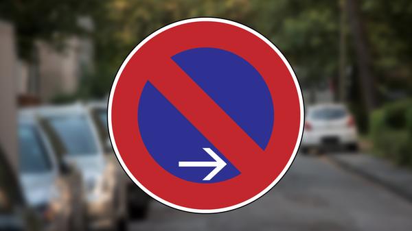 Eingeschränktes Halteverbotsschild mit unterem Pfeil: Der Pfeil zeigt von der Fahrbahn weg und markiert das Ende des eingeschränkten Halteverbots.