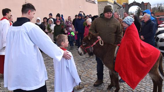 Auftakt der Karwoche am Mariahilfberg: Neumarkter bejubeln Jesus auf dem Esel