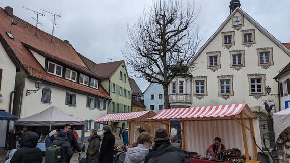 Neuwagen und Selbstgemachtes: So war der Palmmarkt in Gräfenberg