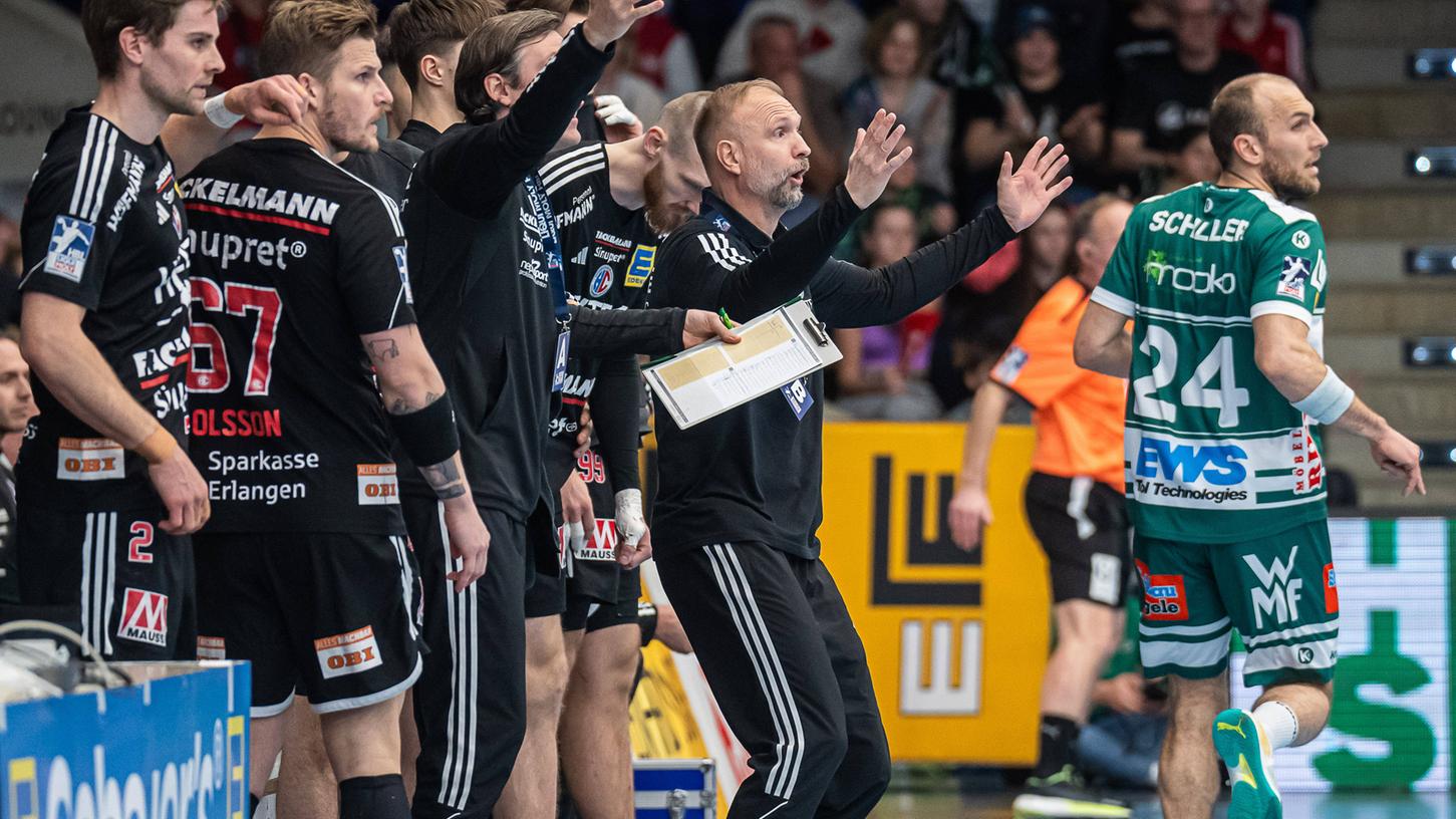 Da war mehr drin in der EWS-Arena: Das war, wenn auch nicht in dieser Situation, sicher die einhellige Meinung beim von Hartmut Mayerhoffer trainierten HC Erlangen in Göppingen. Da war mehr drin in der EWS-Arena: Das war, wenn auch nicht in dieser Situation, sicher die einhellige Meinung beim von Hartmut Mayerhoffer trainierten HC Erlangen in Göppingen.