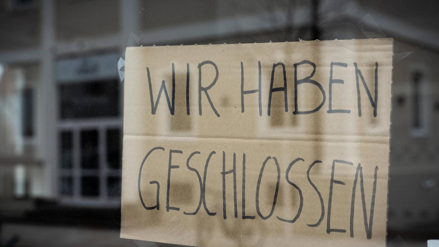Sollten Läden in Bayern auch nach 20 Uhr noch geöffnet sein? Auf Facebook ist man sich darüber uneins. Sollten Läden in Bayern auch nach 20 Uhr noch geöffnet sein? Auf Facebook ist man sich darüber uneins.