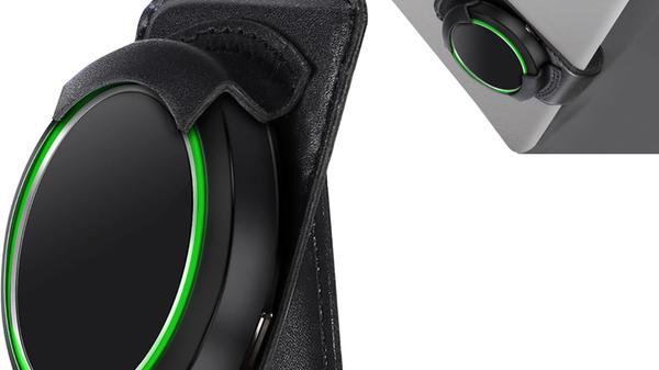 Der Clip besteht aus Leder und ist hitzebeständig.