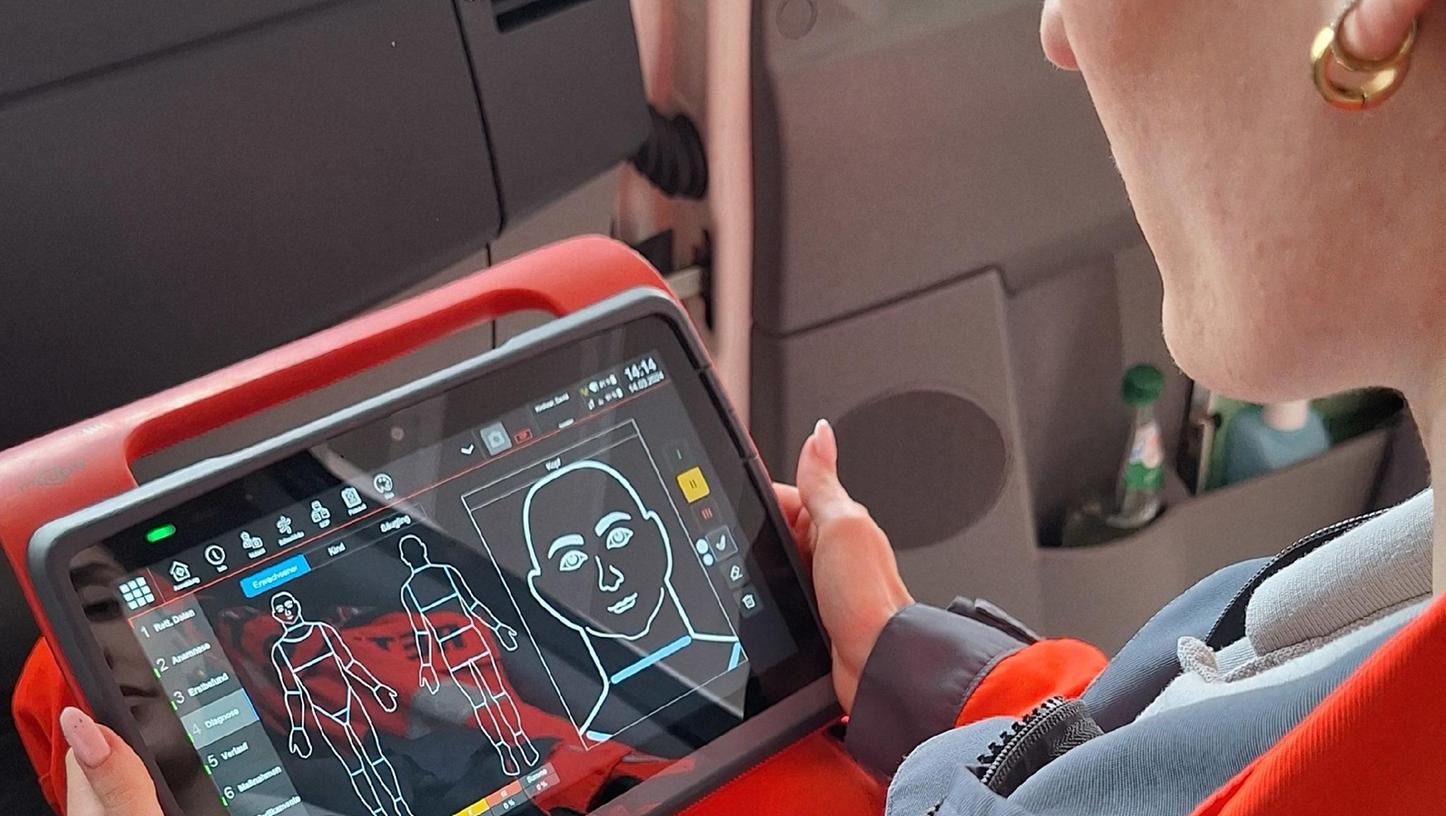 Die Rettungswache Schlüsselfeld ist eine von mehreren Teststandorten, um die Software zur mobilen Datenerfassung im Rettungsdienst noch besser zu machen. Die Rettungswache Schlüsselfeld ist eine von mehreren Teststandorten, um die Software zur mobilen Datenerfassung im Rettungsdienst noch besser zu machen.