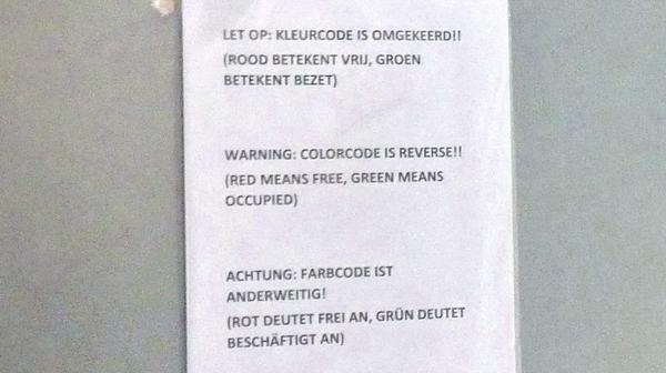 Gesehen von Margit Hame aus Dinkelsbühl an einer Toilettentür in Franeker in der Provinz Friesland in den Niederlanden.