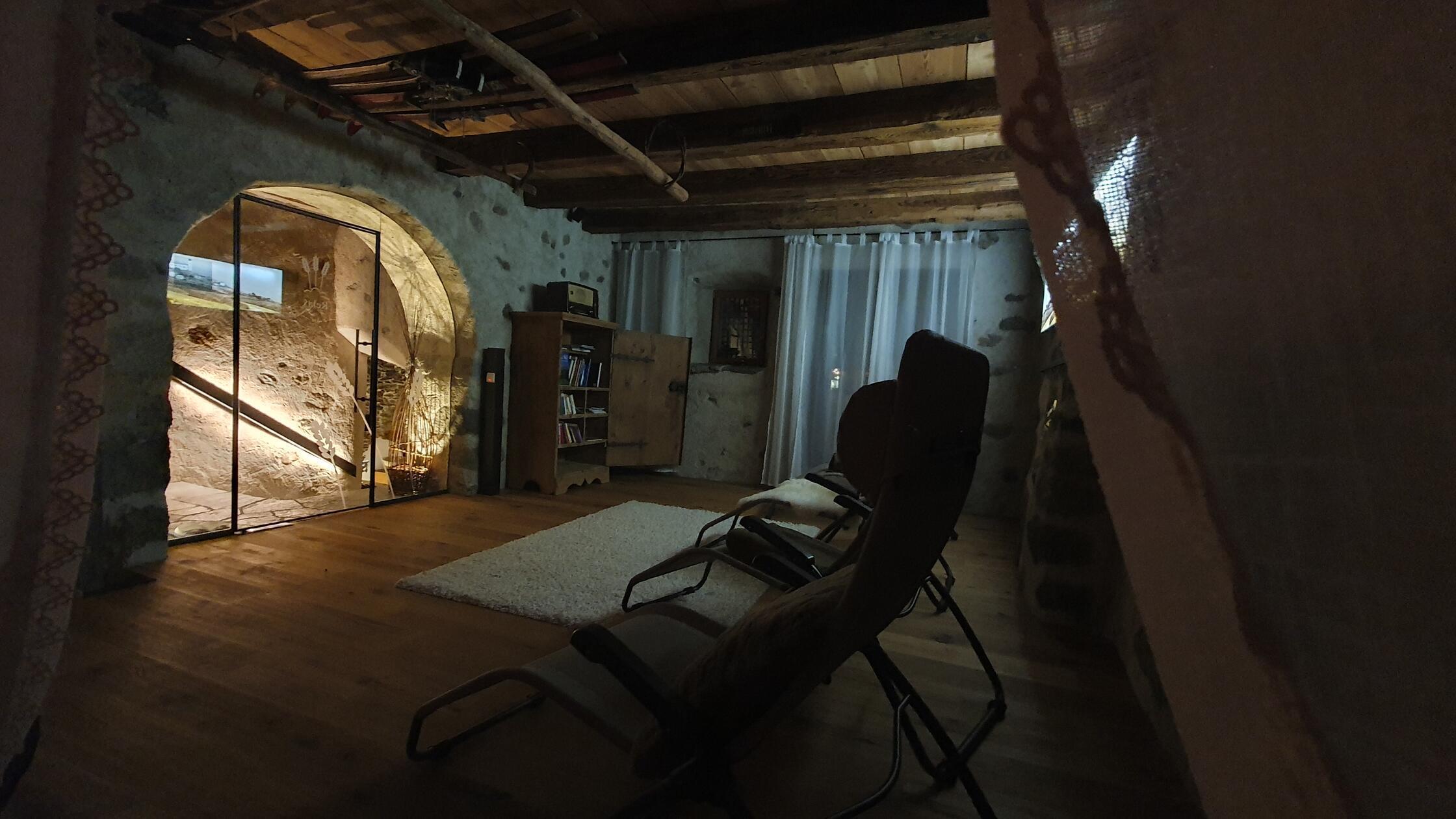 Auf dem Bauernhof haben sie sogar im alten Stall eine Sauna eingerichtet.