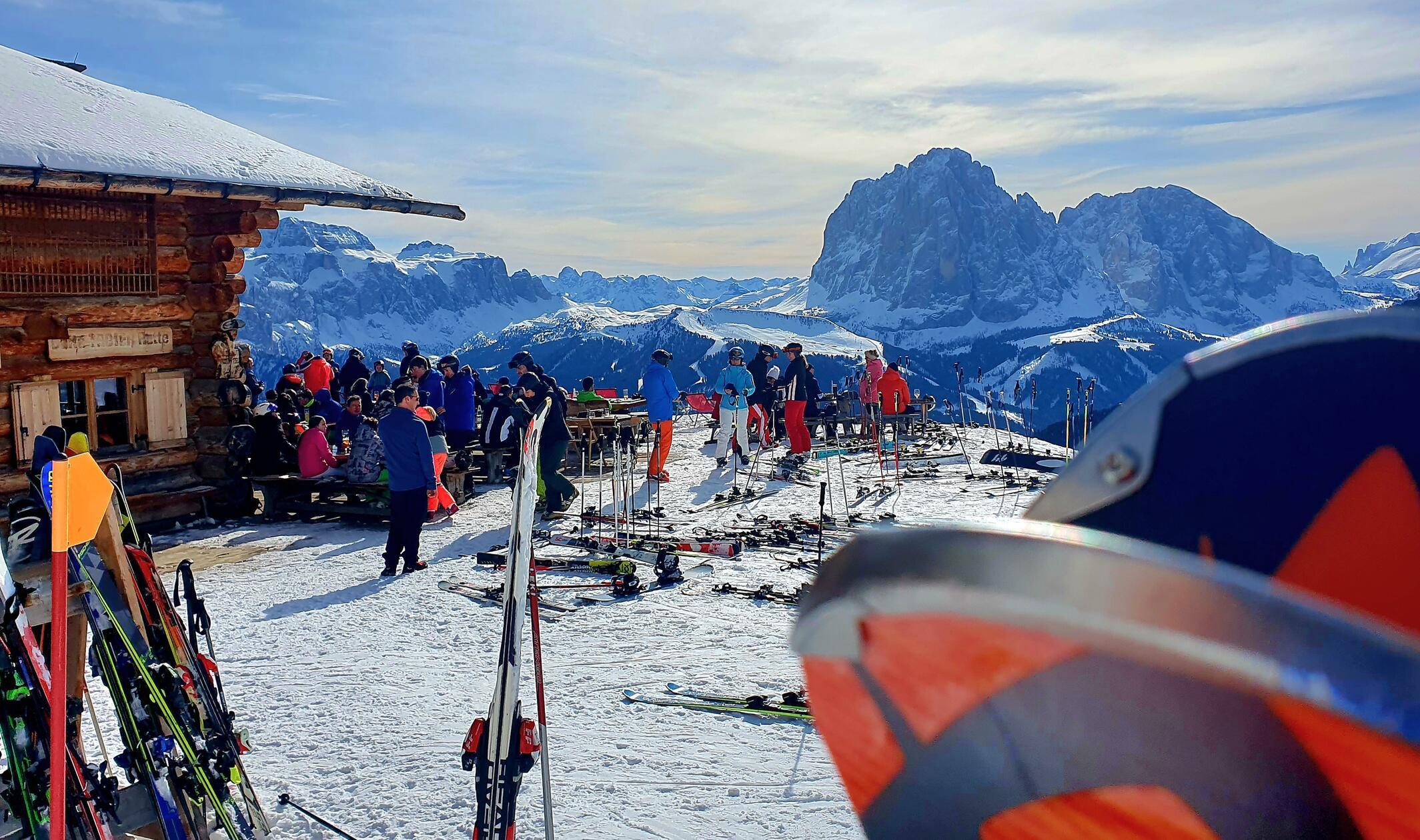 Die Hütten sind voll und leider inzwischen auch oft sehr teuer.
