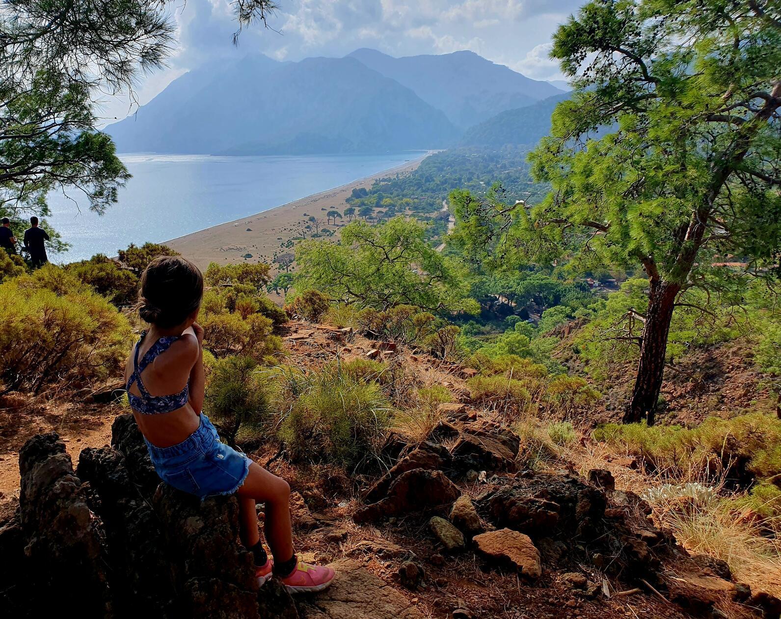 Blick vom Nordende des Strandes über Cirali - der lykische Weg geht weiter zum Schwarzen Strand.