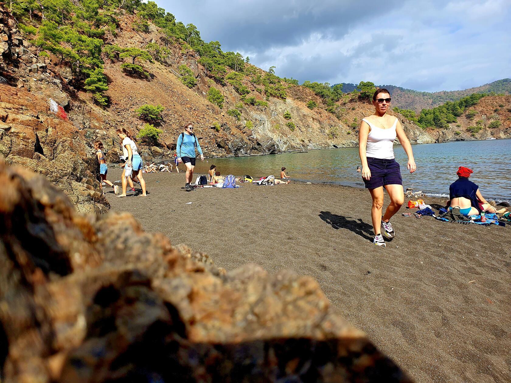 Auch andere kommen natürlich hierher - das Baden ist einfach traumhaft.