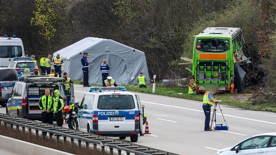 Vieles unklar nach dem tödlichen Busunglück bei Leipzig