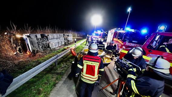 Schon wieder: Erneutes Busunglück auf deutscher Autobahn - mehr als 20 Verletzte
