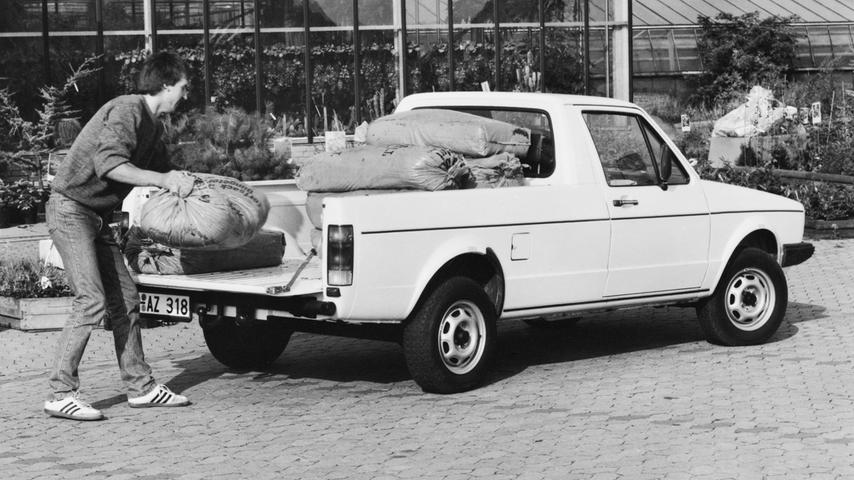 Der erste Caddy auf Basis des Golf 1 war ein Pritschenwagen, der zunächst für den nordamerikanischen Markt gedacht war. Dort hieß der Golf übrigens Rabbit.