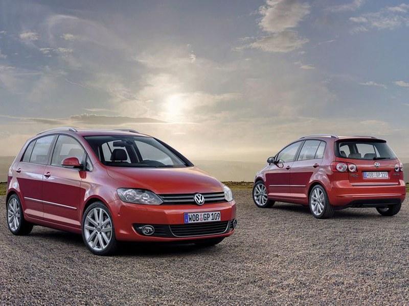 Zu einem Überraschungserfolg wurde der Golf Plus, ein minivanartiges Derivat des Golf V. Kunden schätzten die großzügige Kopffreiheit, die leicht erhöhte Sitzposition und das variable Platzangebot.