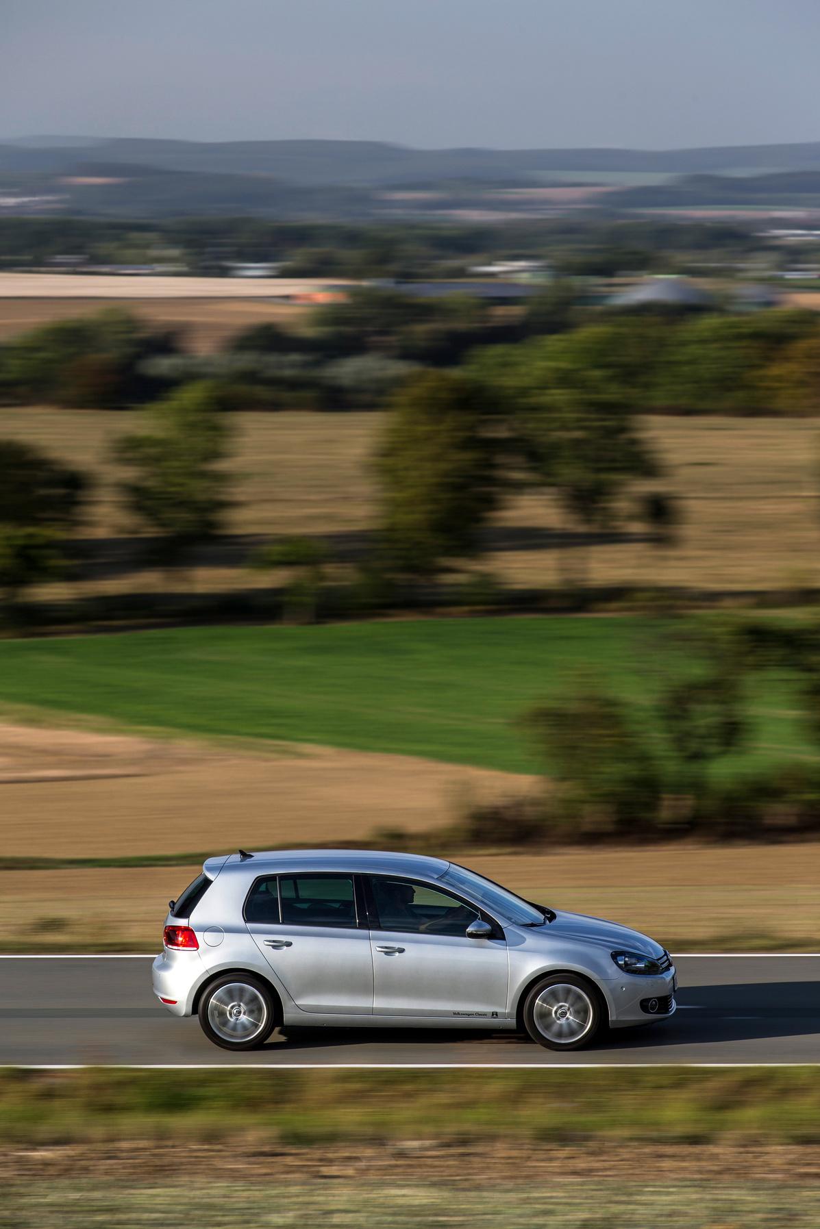 Zu den Assistenzsystemen gehörte eine adaptive Fahrwerksregelung.