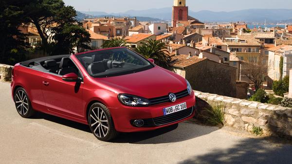 Im Sommer 2011 kehrte das Cabrio zurück - diesmal ohne Überrollbügel. Ein Jahr später folgte ein offener GTI.