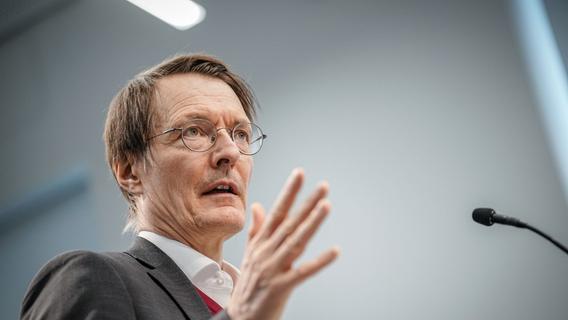 "Man muss sich leider für ihn schämen": Lauterbach wettert gegen Ex-Kanzler