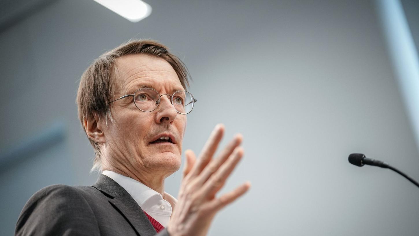 Bundesgesundheitsminister Karl Lauterbach (Archivbild) wirft der CSU Heuchelei vor. Bundesgesundheitsminister Karl Lauterbach (Archivbild) wirft der CSU Heuchelei vor.