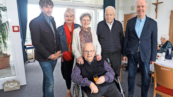 Der frühere Leiter des Grundbuchamts Helmut Zapf feierte seinen 90. Geburtstag