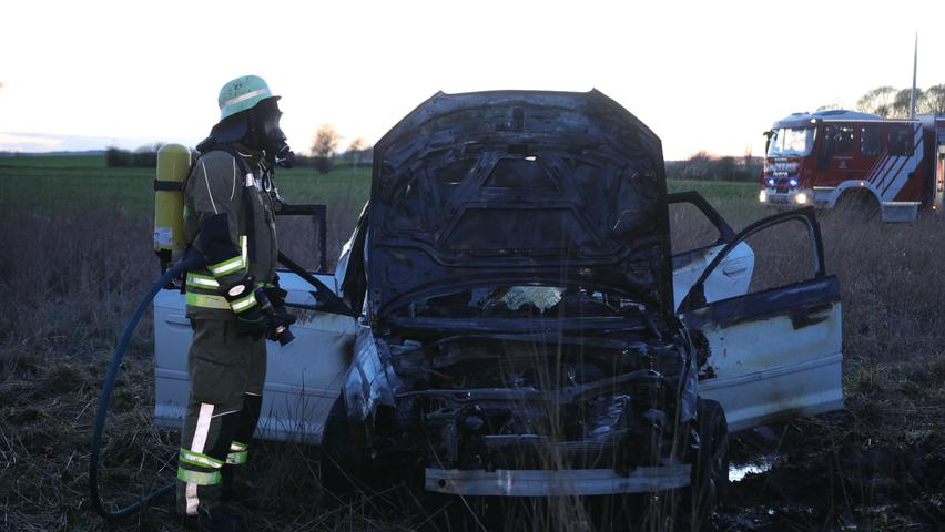Das Auto war aber nicht mehr zu retten. Das Auto war aber nicht mehr zu retten.
