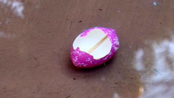 Traurige Feststellung: Rund 90 bunte Eier in Neustadt/Aisch beschädigt oder gestohlen