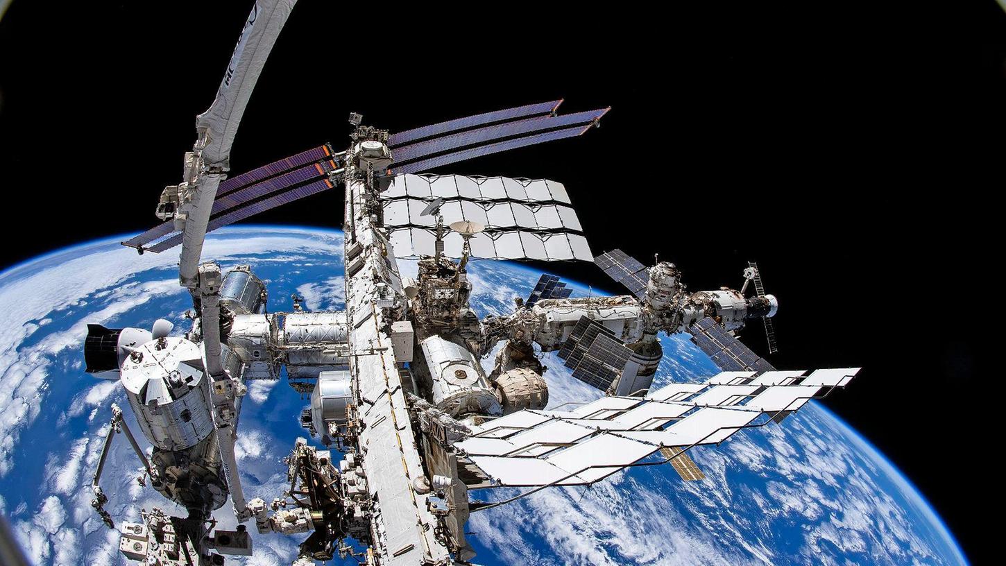 Die Internationale Raumstation ISS kreist in 400 Kilometern Höhe über der Erde.