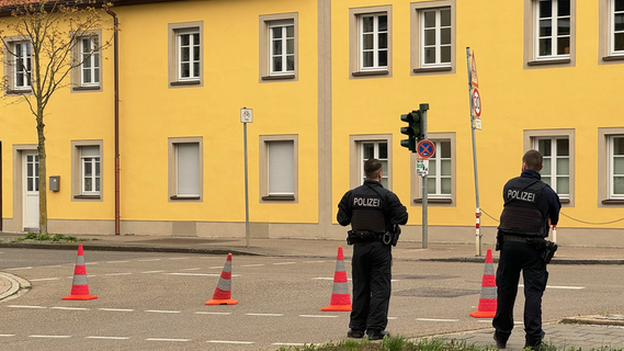 Polizei feuert Schuss ab - Die Bilder vom Großeinsatz in Bad Windsheim