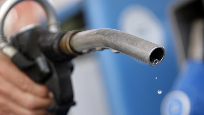 Benzinpreise auf Jahreshoch: Darum müssen Autofahrer jetzt tief in die Tasche greifen