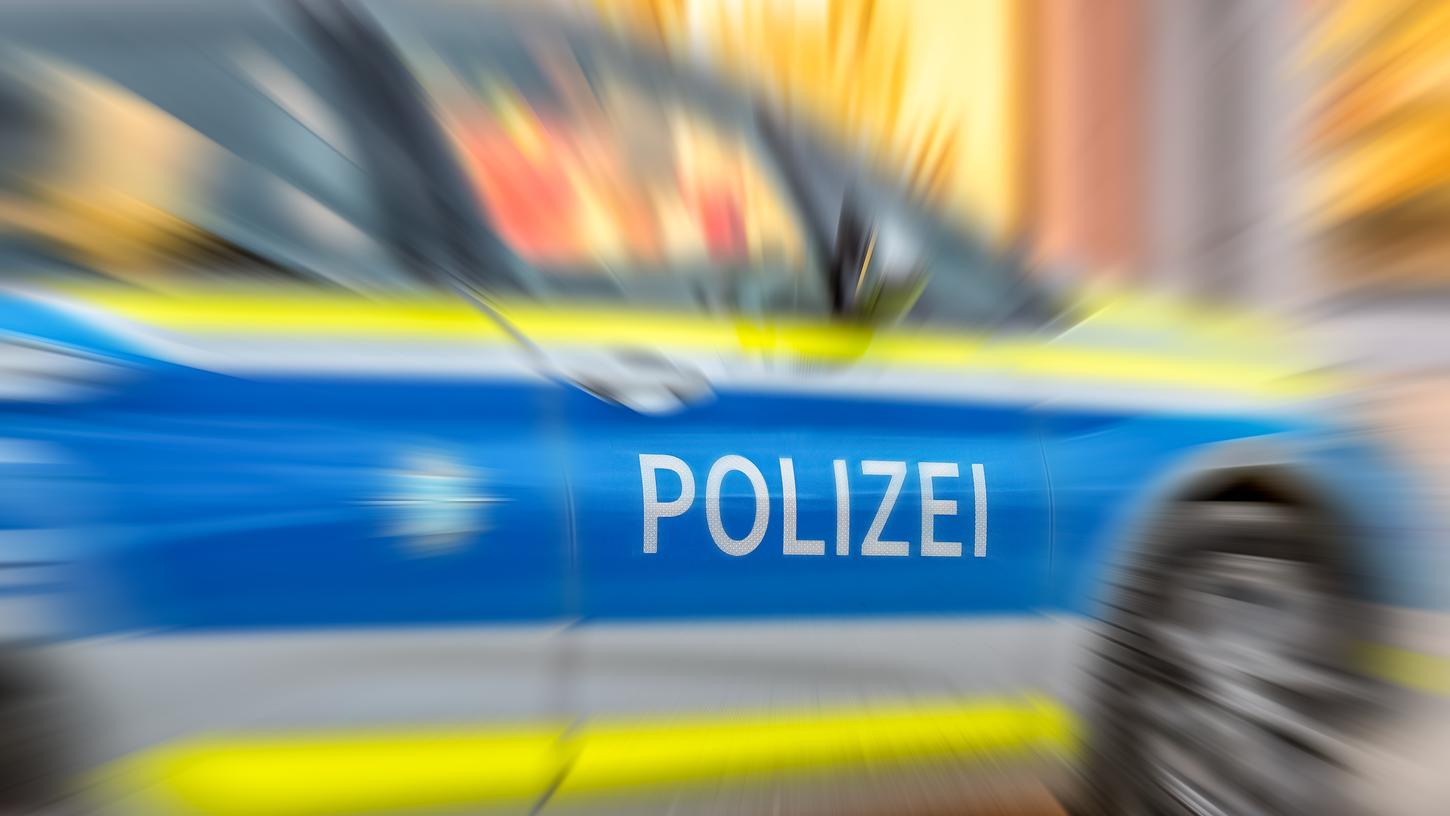 Ein 29-Jähriger ist mit seinem Motorrad bei Hergersbach (Landkreis Ansbach) tödlich verunglückt.