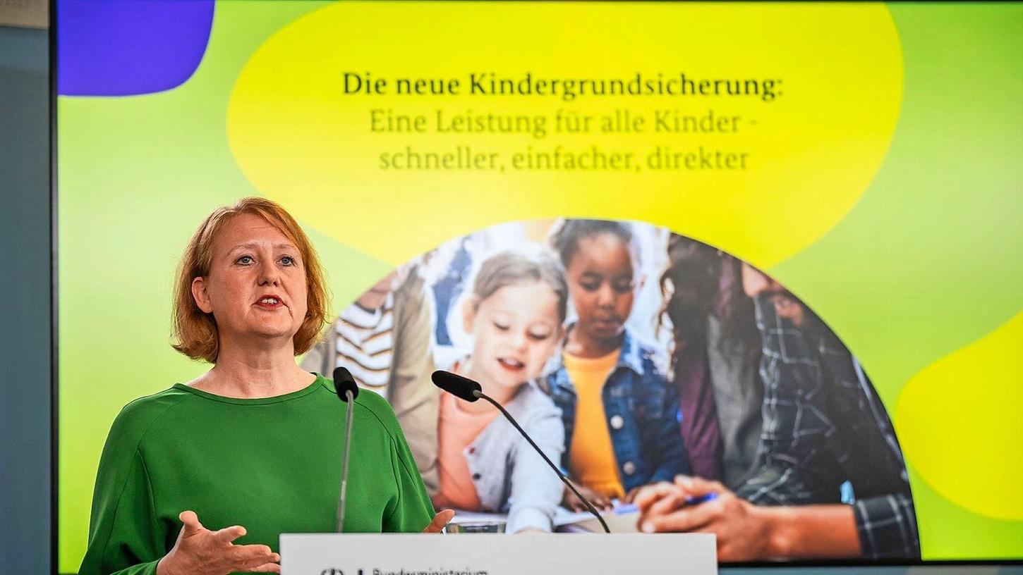 An den Plänen von Familienministerin Lisa Paus zur Kindergrundsicherung gibt es Kritik.