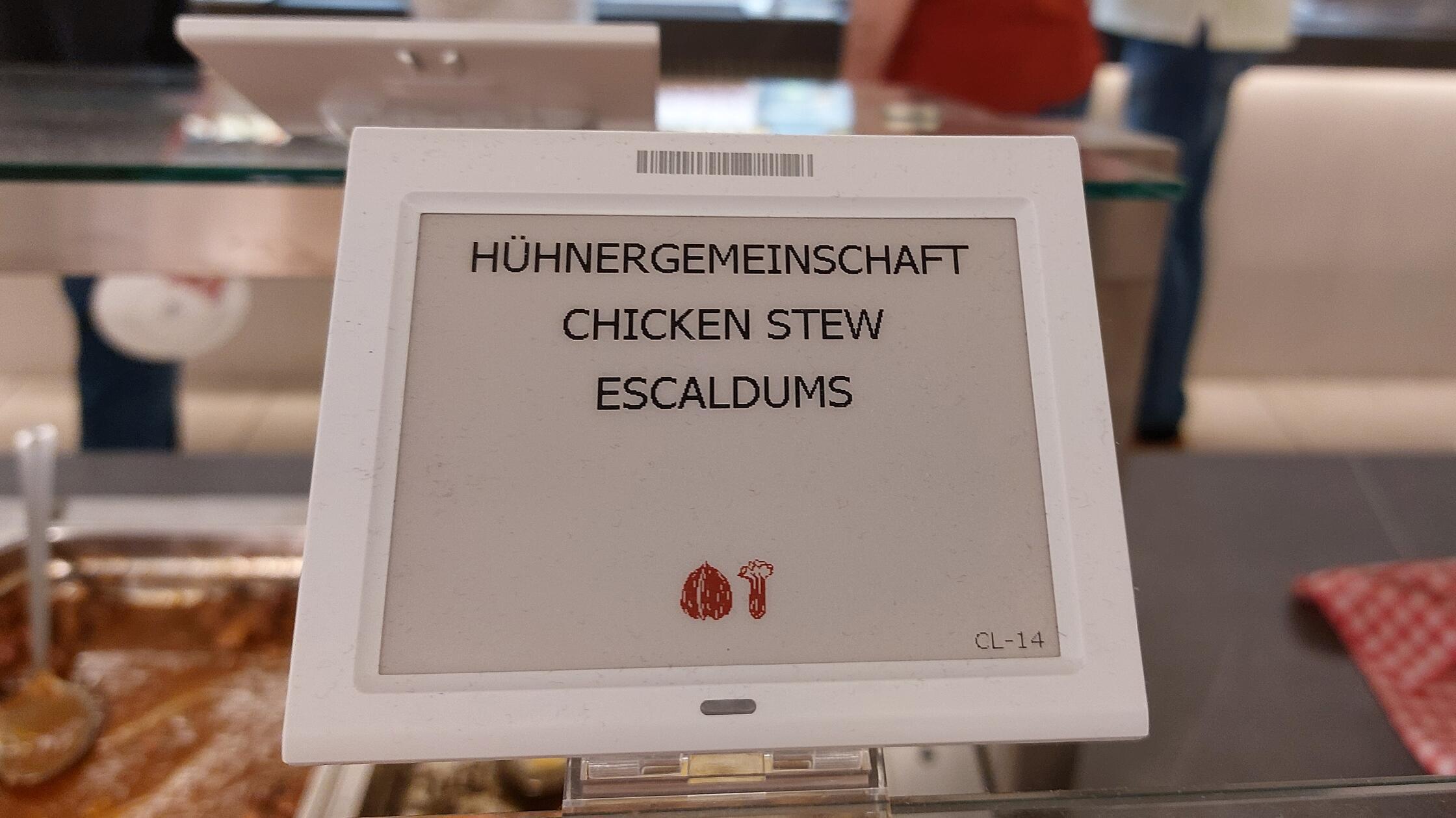 „Dieses Schild habe ich gesehen in einem Hotel in Paguera auf Mallorca“, schreibt uns Susanne Grundgreif.