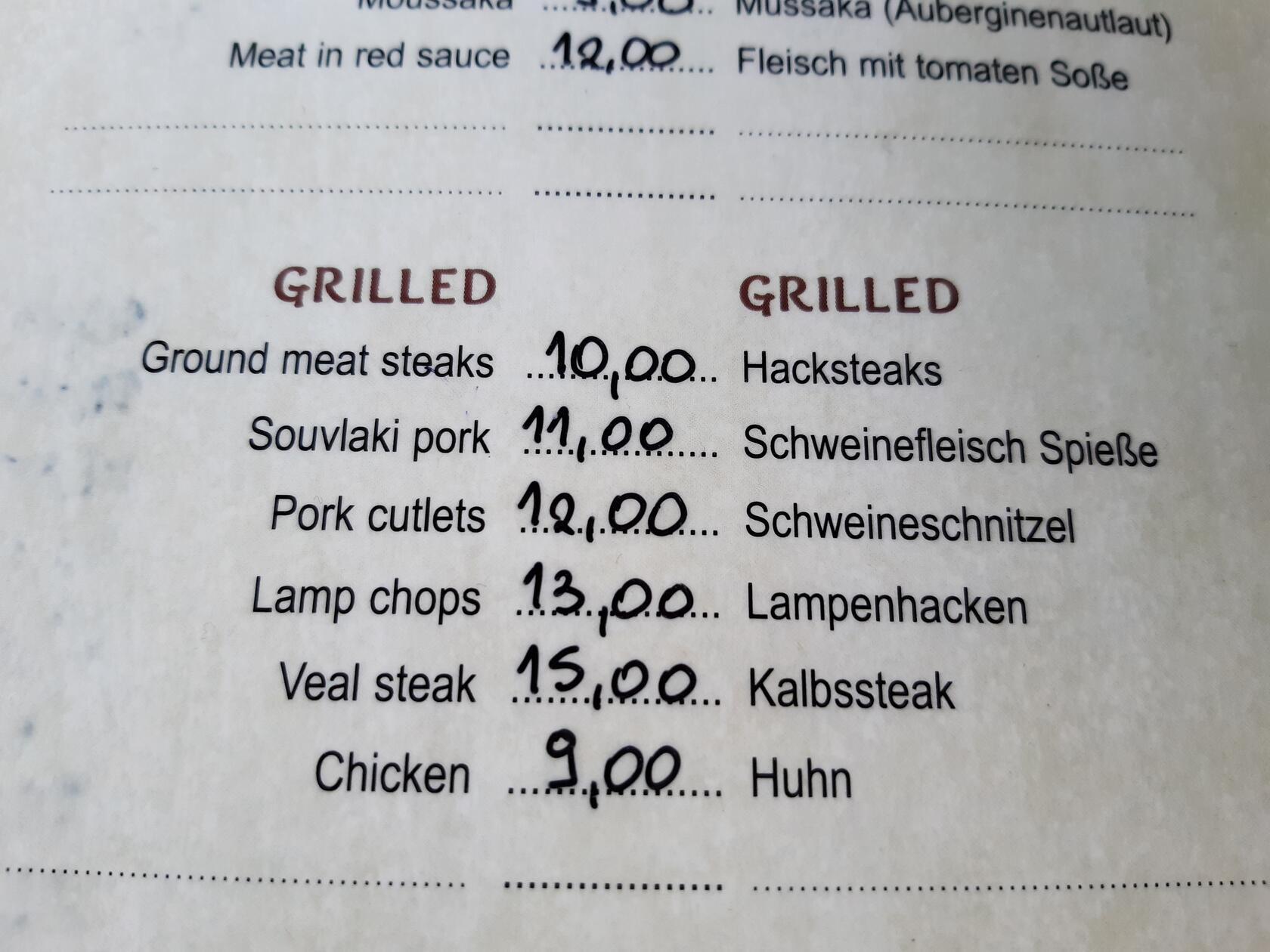 „Anbei ein Foto, aufgenommen 2023 in einem Restaurant in einem Ort in der Nähe von Delphi Griechenland“, schreibt uns Leserin Brigitte Karg aus Feucht.