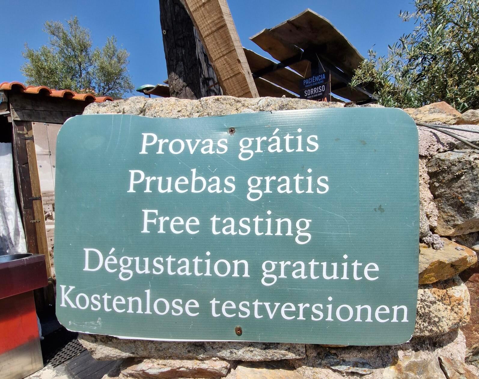 Gesehen im Palãcio Cristovão de Moura in Largo de Pelourinho, Portugal von unserer Leserin Karin Dürr.