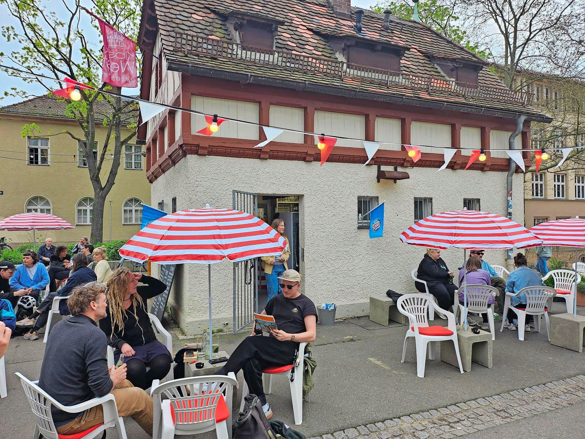 "Klassische Kiosk-Kost" soll es hier künftig geben -  Fritteusen-Fans werden sich freuen. 