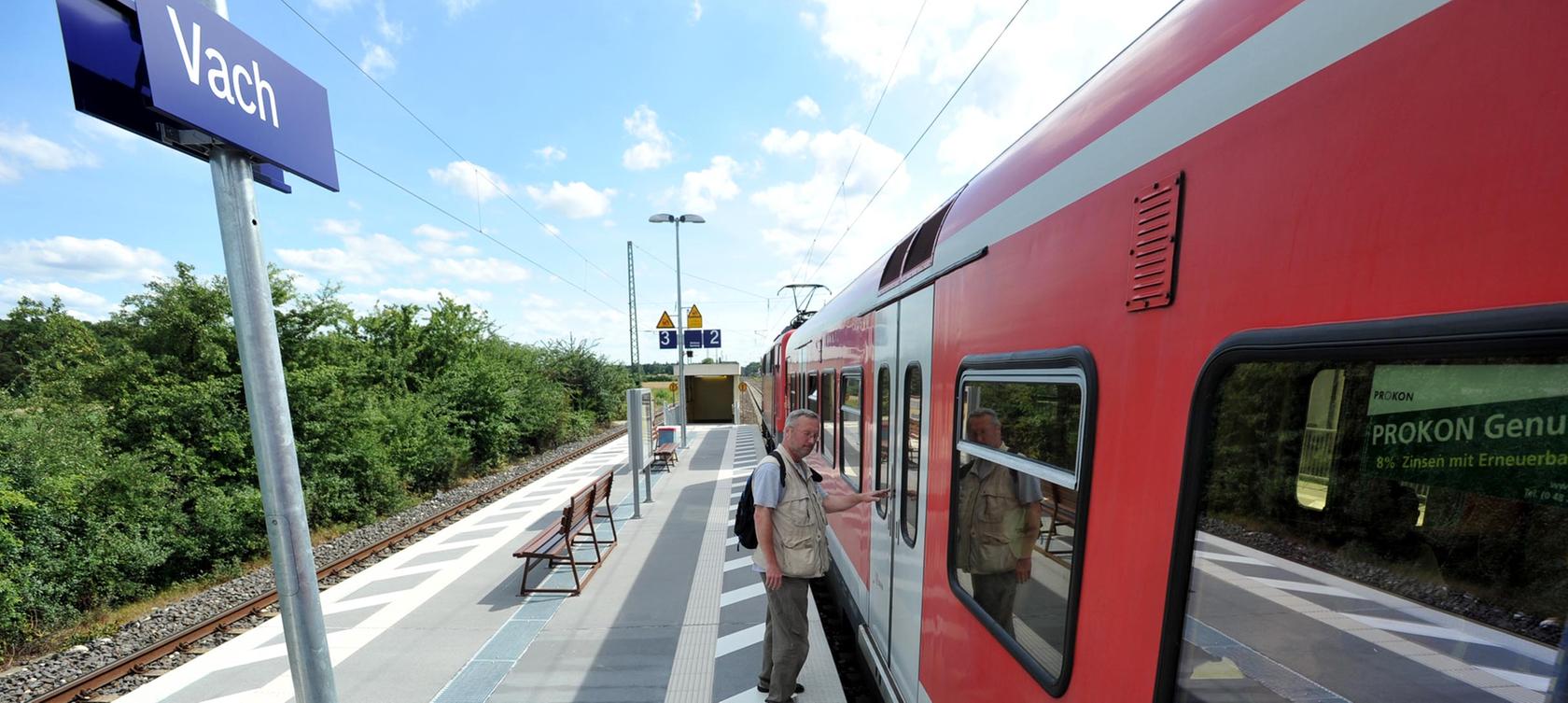 Störung am Zug: Fahrgäste warteten in Vach und Bruck