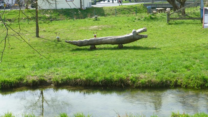 Auch ein Krokodil ist nicht immer im Wasser. So wie dieses in der Nähe von Heiligenstadt in der Fränkischen Schweiz.