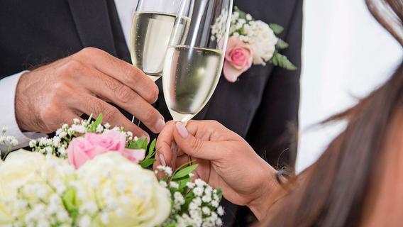 Horror-Nachricht vor Hochzeit: Verlobter ist bereits verheirateter Vater