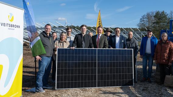 In diesen Solarpark bei Veitsbronn können Bürgerinnen und Bürger Geld investieren